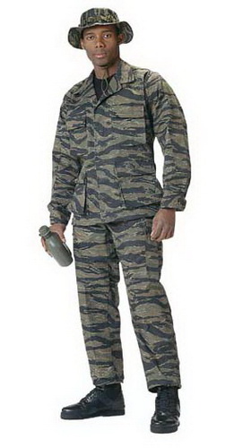 Military uniforms accessories